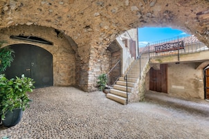 Family Apartment, Multiple Bedrooms, Mountainside (Casa Umberto) | Property grounds