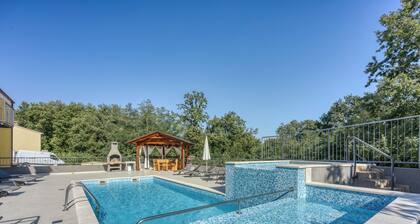 Pool House Klarina