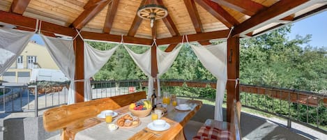 家庭獨棟房屋, 多間臥室, 2 間浴室 (Pool House Klarina) | 室外用餐