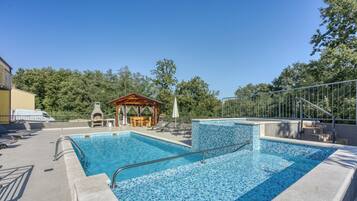 Seasonal outdoor pool