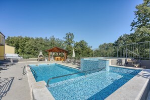 Seasonal outdoor pool - Pool House Klarina (Pican)