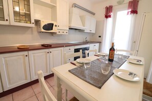 Casa, 2 camere da letto, balcone, vista città | Cucina privata