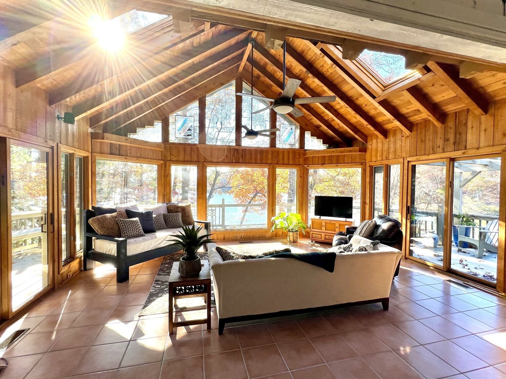 Beautiful Lake Home in N GA~Kayaks~PaddleBoards~Fishing~Golf~Hiking