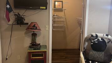 1 bedroom, iron/ironing board, free WiFi, bed sheets