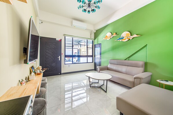 Coin salon dans le hall