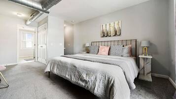 2 bedrooms, desk, iron/ironing board, WiFi