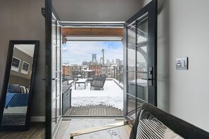 Smart TV, libri, impianto stereo