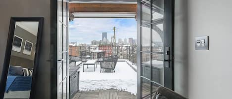 تلفزيون ذكي، كُتُب، ستيريو