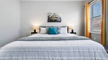 2 多间卧室、办公桌、熨斗/熨衣板、WiFi