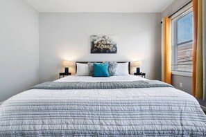 2 makuuhuonetta, työpöytä, silitysrauta/-lauta, Wi-Fi