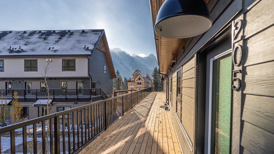 Skyline-Townhouse Combo-AC-Pool-Hot Tub