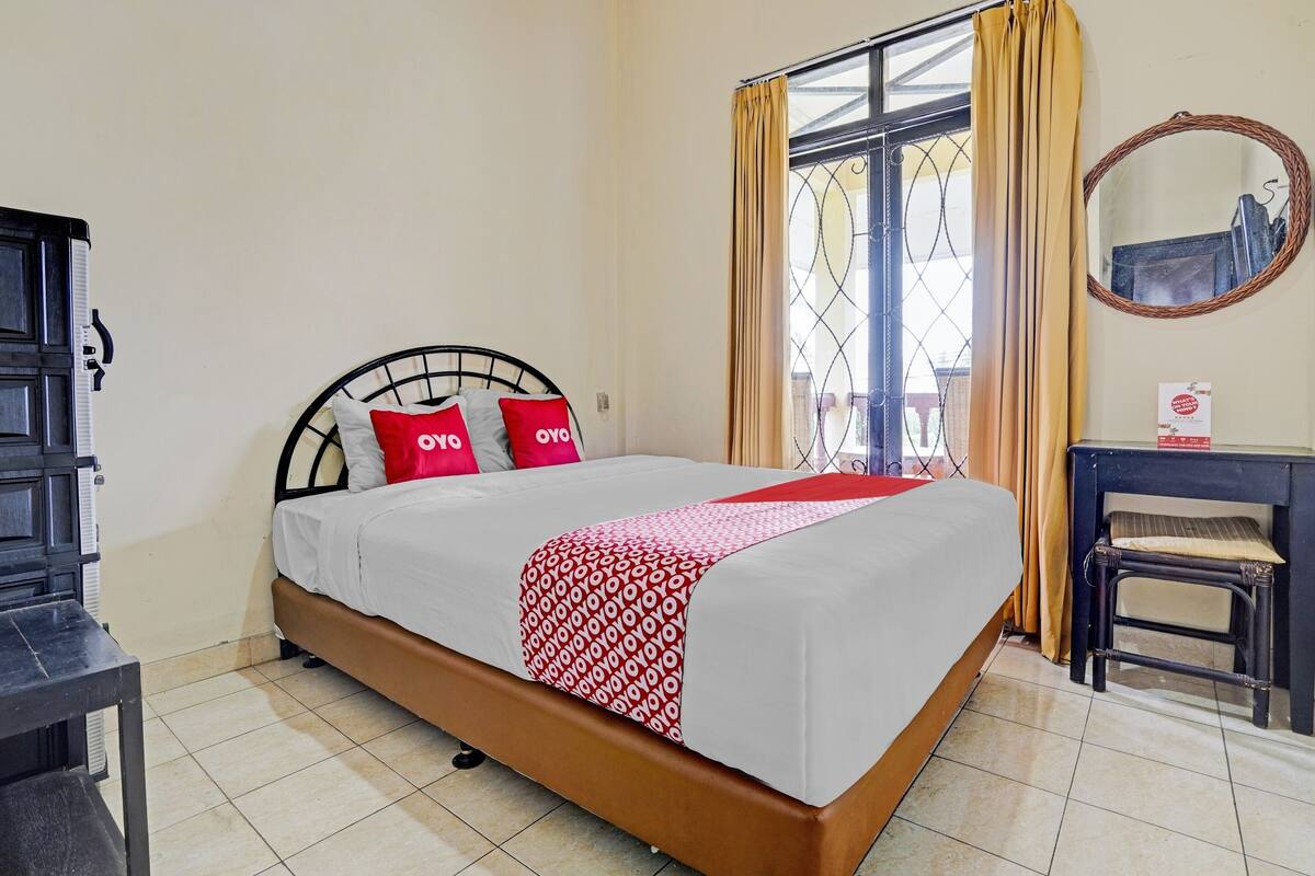 Standard Suite | 1 bedroom, desk, free WiFi, bed sheets