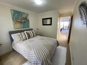2 habitaciones, tabla de planchar con plancha y wifi gratis 