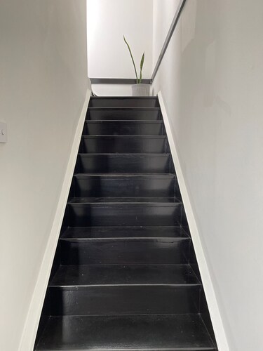 Nearby beaches. Stunning front & back yard. Super close to shops.