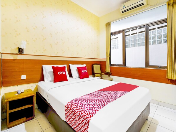 Free WiFi, bed sheets