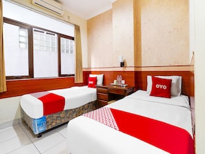 Free WiFi, bed sheets