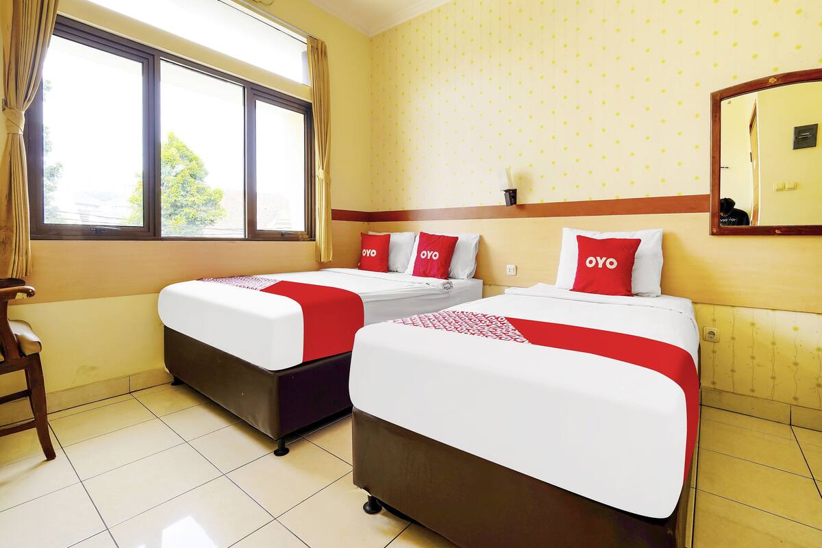 Free WiFi, bed sheets