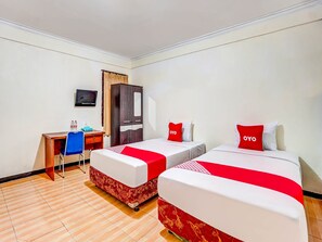 Desk, free WiFi, bed sheets