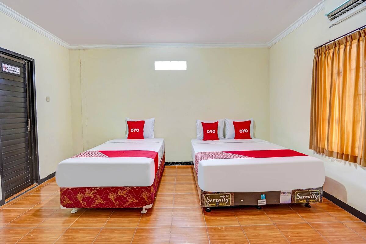 Desk, free WiFi, bed sheets