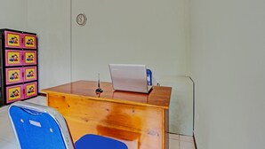 Reception - OYO Life 92021 Dua Putra Homestay Klayar (Sendang)