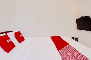 Economy tweepersoonskamer | Een bureau, gratis wifi, beddengoed