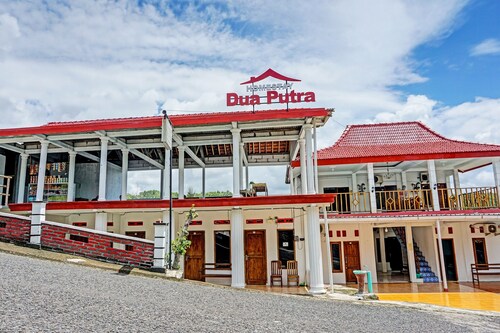 OYO Life 92021 Dua Putra Homestay Klayar