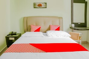 Habitación doble Deluxe | Escritorio, wifi gratis y ropa de cama 