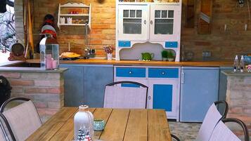 Rumah (Two Bedroom Holiday Home) | Ruang makan