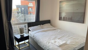 Leilighet, 2 queensize-senger | 2 soverom, wi-fi (inkludert) og sengetøy