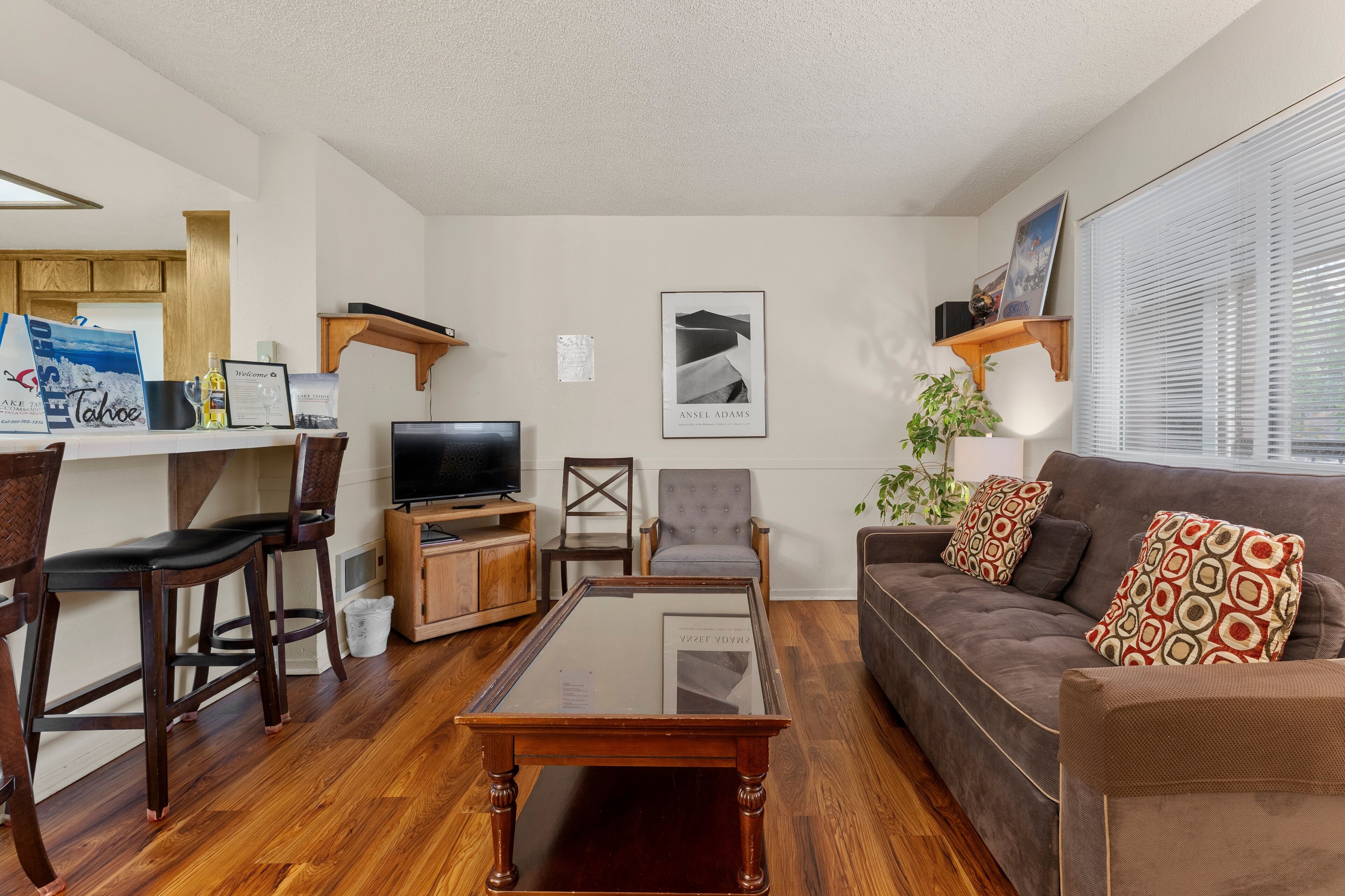 Condo, 2 quartos | Área de estar