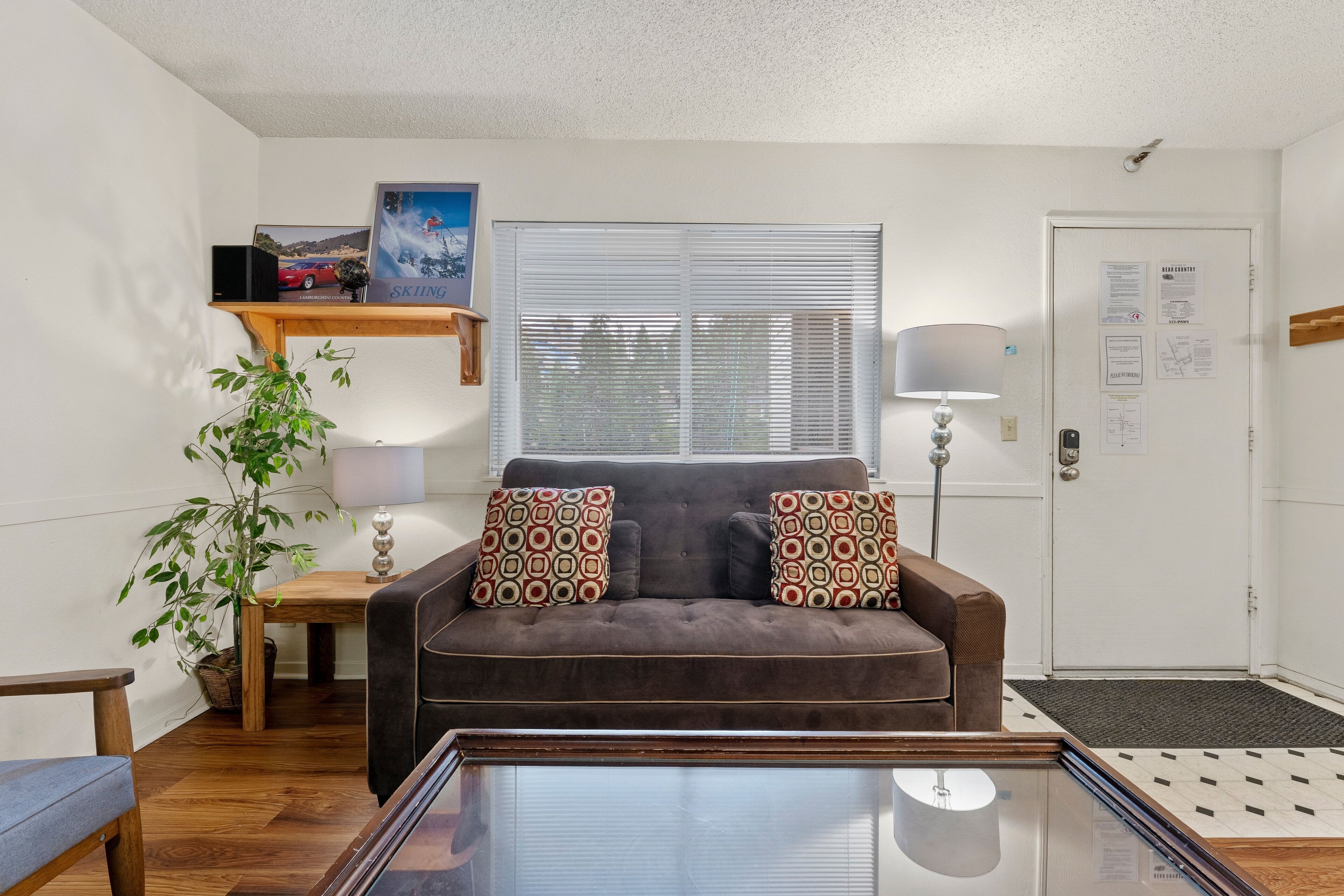 Condo, 2 Bedrooms | Living area