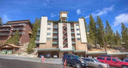 Heavenly Chairview Condo 2 Bedroom Home by RedAwning