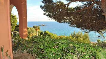 Apartment, 1 Bedroom, Smoking, Balcony | Garden