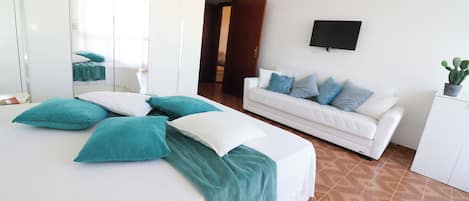 House, 1 Bedroom, City View | 2 bedrooms