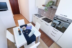 House, 1 Bedroom, City View | Private kitchen - Holiday Home 'aurora A Otranto' With Balcony and Air Conditioning (Otranto)