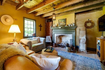 Cumberland House - A Cozy Historical Stay