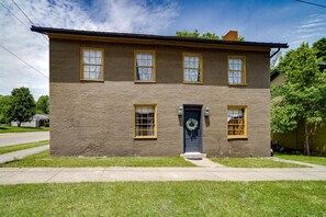 House, 2 Bedrooms, Microwave | Exterior