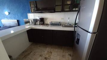 Condo, 1 Bedroom, Accessible, Smoking | Interior