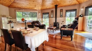 Interior - Entire Cottage Hepburn Springs (Hepburn Springs)