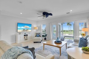 Townhome, 3 Bedrooms | Living area