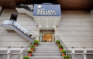 Front of property - Hotel Baljees Regency (Shimla)