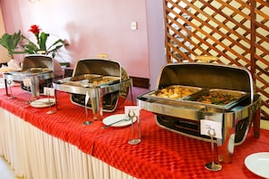 Desayuno buffet incluido todos los días