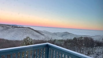 Signature Cabin, 2 Bedrooms, Balcony, Mountain View | Balcony view