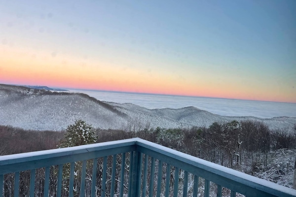 Signature Cabin, 2 Bedrooms, Balcony, Mountain View | Balcony view