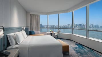 Chambre Premium, 1 très grand lit, vue fleuve | Bureau, espace de travail pour ordinateur portable, Wi-Fi gratuit