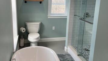 Family Suite, 2 Bedrooms, 2 Bathrooms (Upper Suite) | Bathroom | Rainfall showerhead, designer toiletries, towels