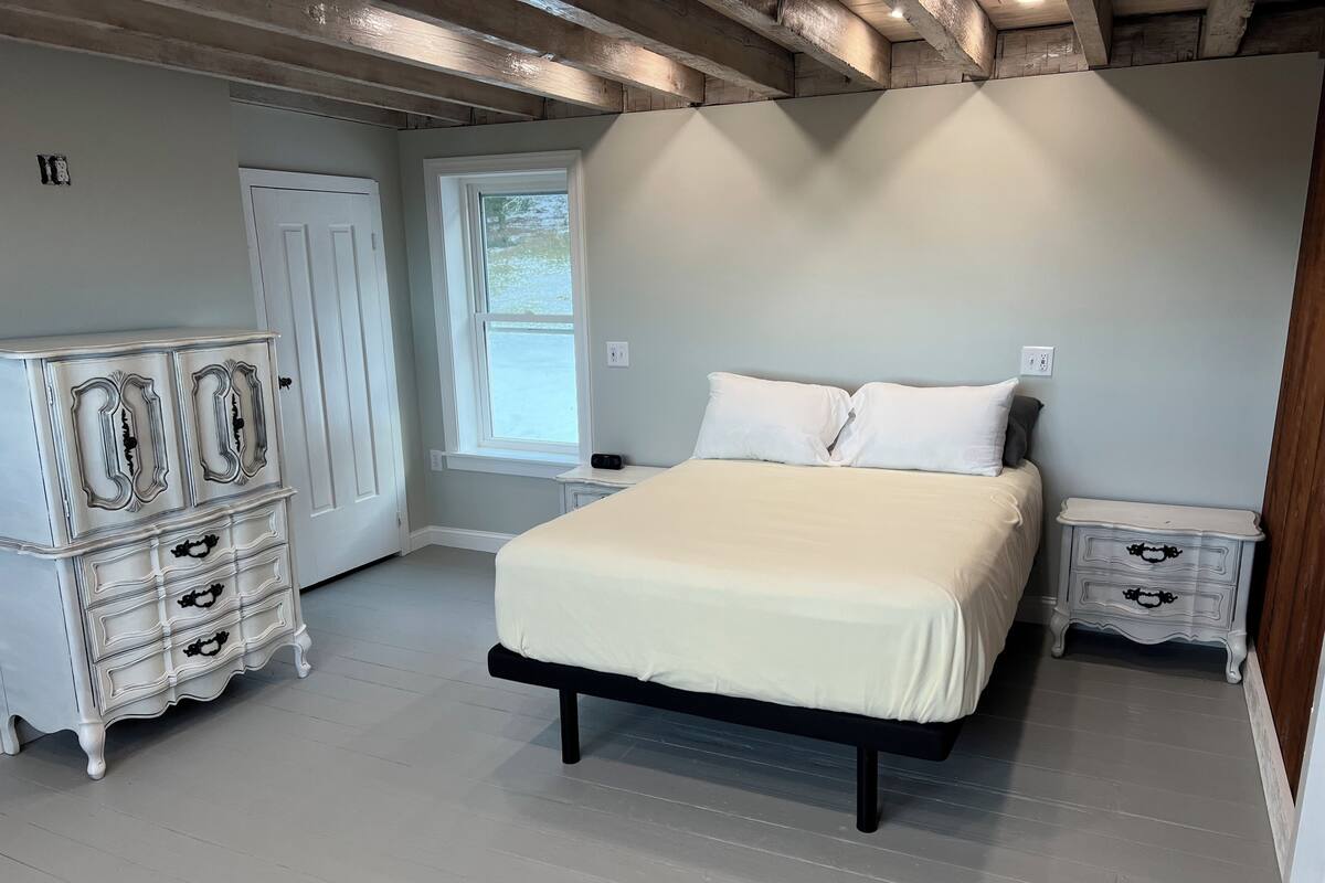 Suite familiale, 2 chambres, 2 salles de bains (Upper Suite) | Accès au Wi-Fi (inclus), literie fournie