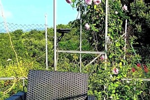 Property grounds - La Rosa - Romantic lake view apartment (Trevignano Romano)