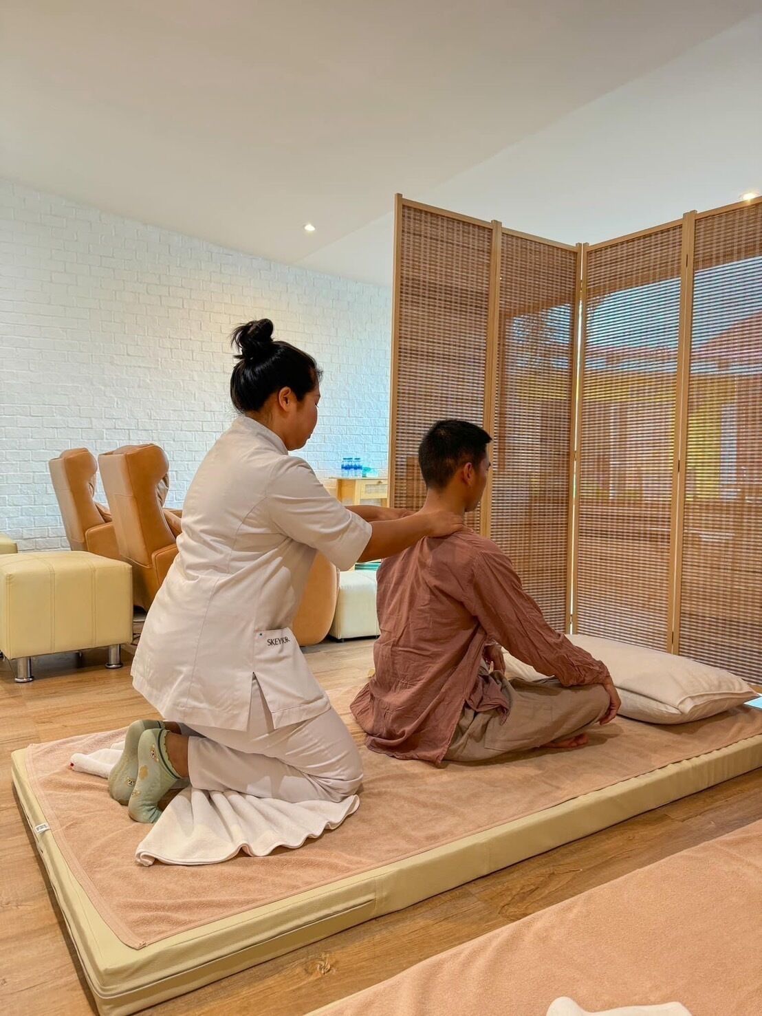 การนวดแผนไทย, บริการนวด