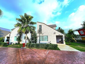 Bureau, Wi-Fi gratuit, draps fournis